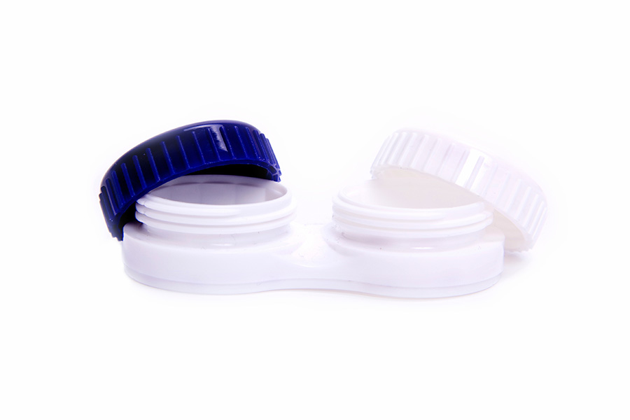 Plastikowy pojemnik na soczewki (niebiesko-biały)